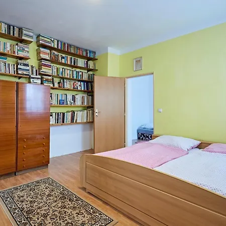 Apartman Modes אברטאמי